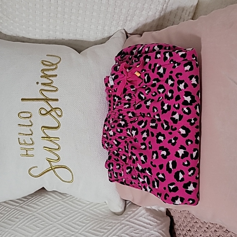 Cabana by Crown & Ivy leopard print sweat pants sz. Lg